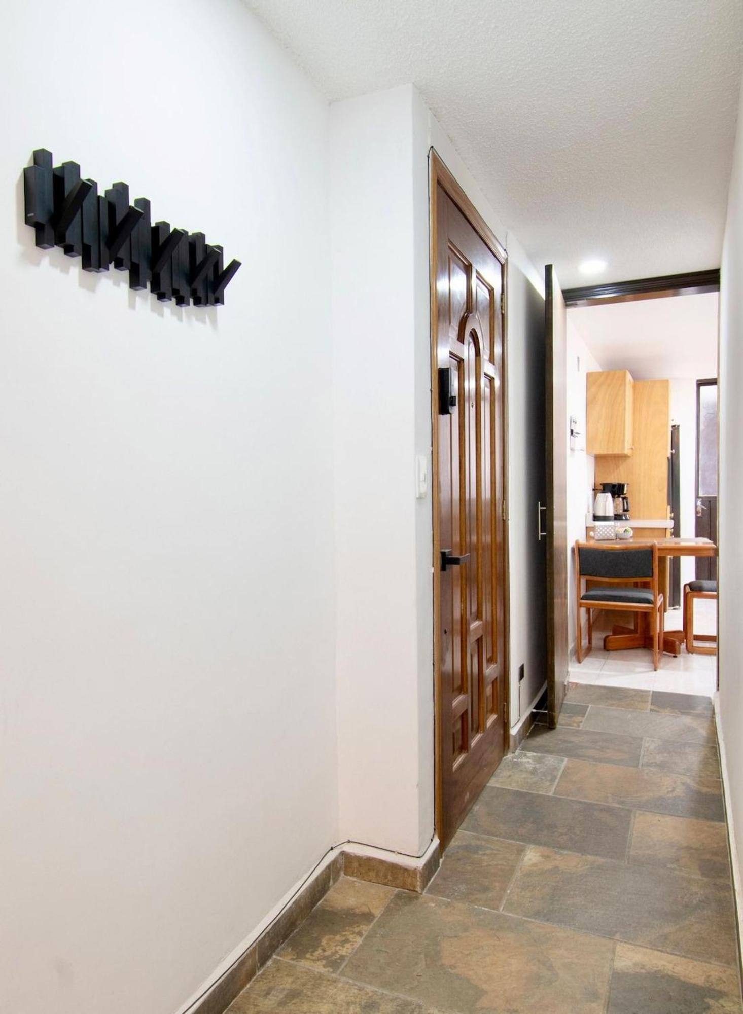 Panchito - Bright & Spacious 3-br-2bth, Near Wtc/ Insurgentes Apartment Mexico City